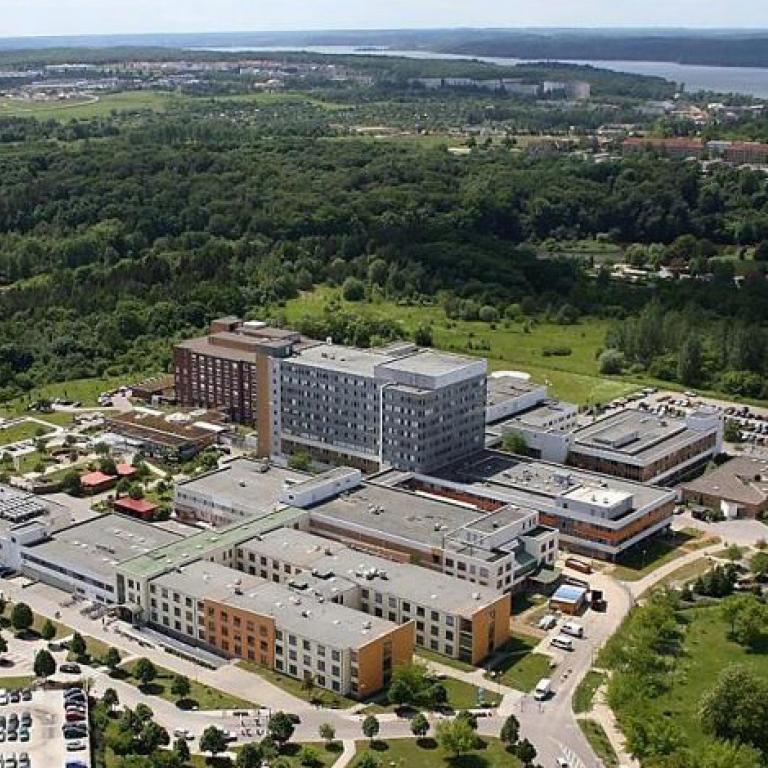 (C) Dietrich-Bonhoeffer-Klinikum Luftaufnahme Dietrich-Bonhoeffer-Klinikum
