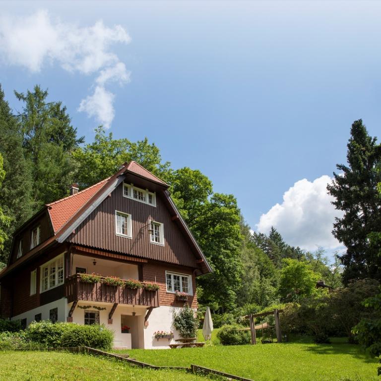 Ein Haus in den Bergen.