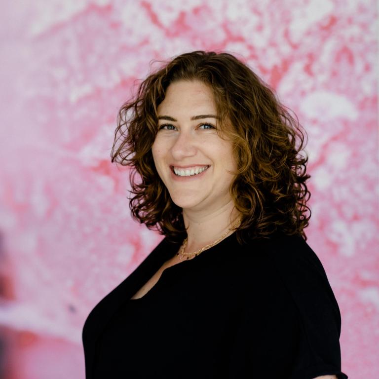 Profile picture for user Julia Cetin