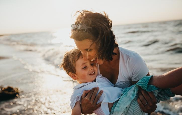 Um als frischgebackene Mutter im Gleichgewicht zu bleiben, benötigt es manchmal Unterstützung (Foto: Xavier Mouton - Unsplash.com).