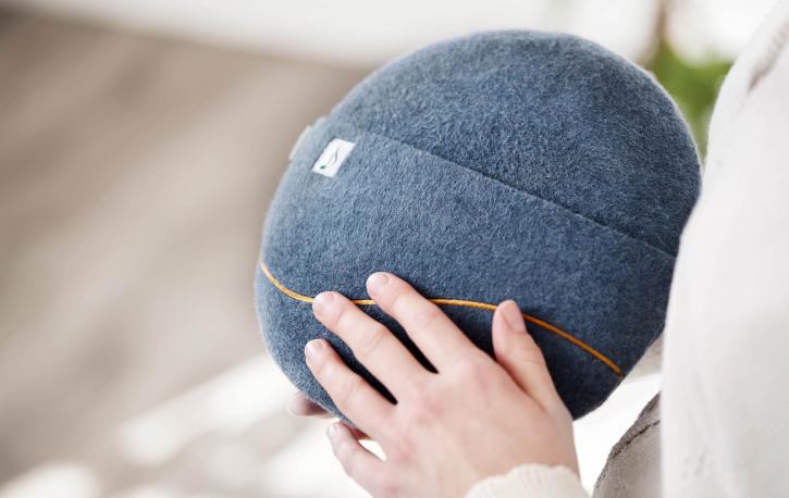 Das multi-sensorische Klangkissen inmu bietet vielseitige Einsatzmöglichkeiten in der Psychotherapie. (Foto: inmutouch.com) Das multi-sensorische Klangkissen inmu bietet vielseitige Einsatzmöglichkeiten in der Psychotherapie. (Foto: inmutouch.com)