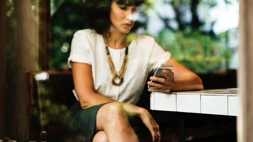 Jüngere Klienten orientieren sich an bewegten Clips und Tutorials auf der Website, die am besten für das Smartphone optimiert sein sollte. (Foto: Pexels.com)