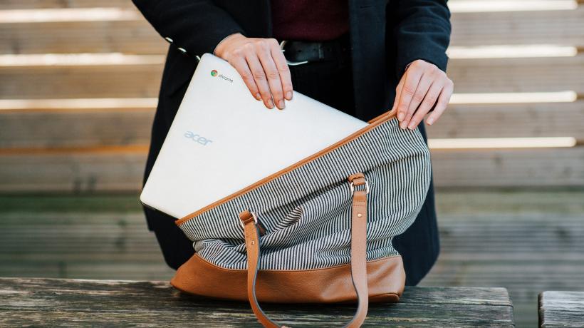 Mut zur Lücke gilt auch auf Kongressen (Foto: Anete Lusine - Unsplash.com)