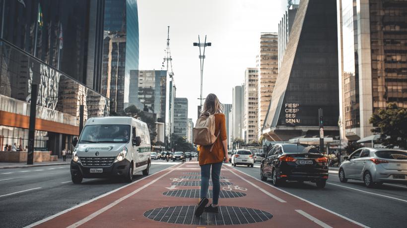 Die Anzahl der Arbeitsunfähigkeitstage aufgrund psychischer Erkrankungen ist in den letzten Jahren drastisch angestiegen (Foto: Guilherme Stecanella – Unsplash.com)
