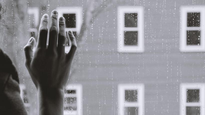„Deshalb tat es am Anfang vor allem weh, um meinen Autismus zu wissen, denn er machte mir meine Begrenzungen klar.“ (Foto: Kristina Tripcovic – Unsplash.com)