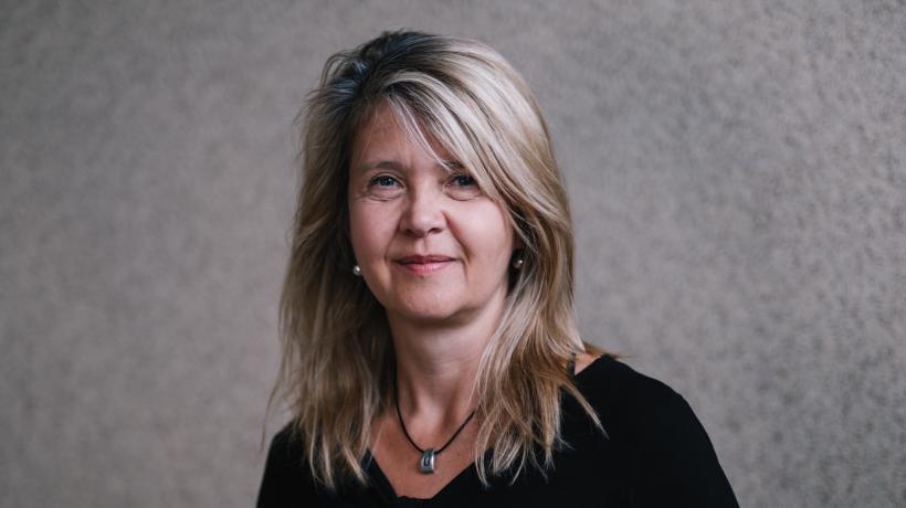 Mona Lang ist eine der Autorinnen von „Faszination Tiefenpsychologie“. (Foto: Marc Wiegelmann Fotografie)