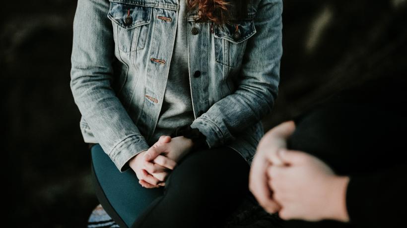 moodify ersetzt keine professionelle Hilfe, die man mit einer behandlungsbedürftigen Krankheit z.B. einer Depression unbedingt aufsuchen sollte. (Foto: Priscilla du Preez – Unsplash.com)