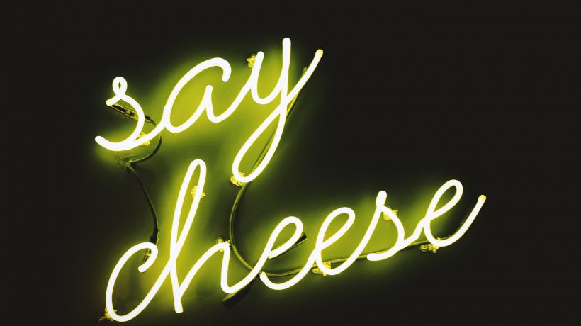 Bitte lächeln! Humortraining ist kraftvolle Ressource. (Foto: Wyron a tm, Unsplash)